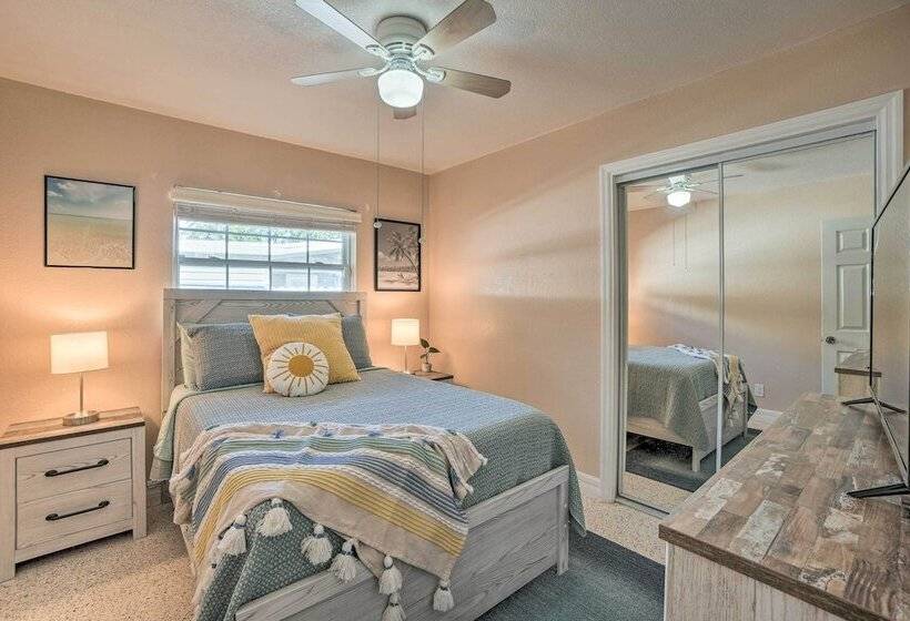 Poseidon S Place  ~ 1 Mi To Bucs Stadium!