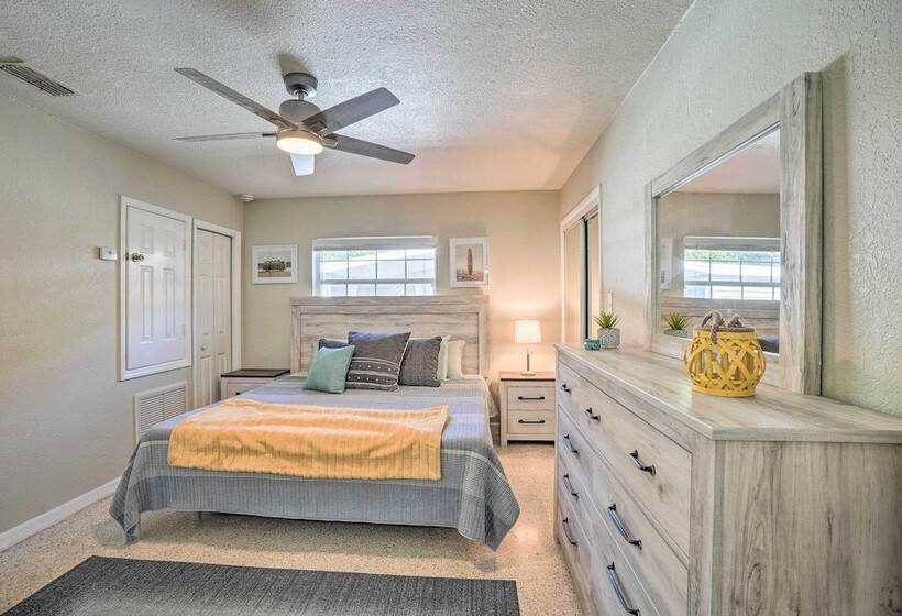 Poseidon S Place  ~ 1 Mi To Bucs Stadium!