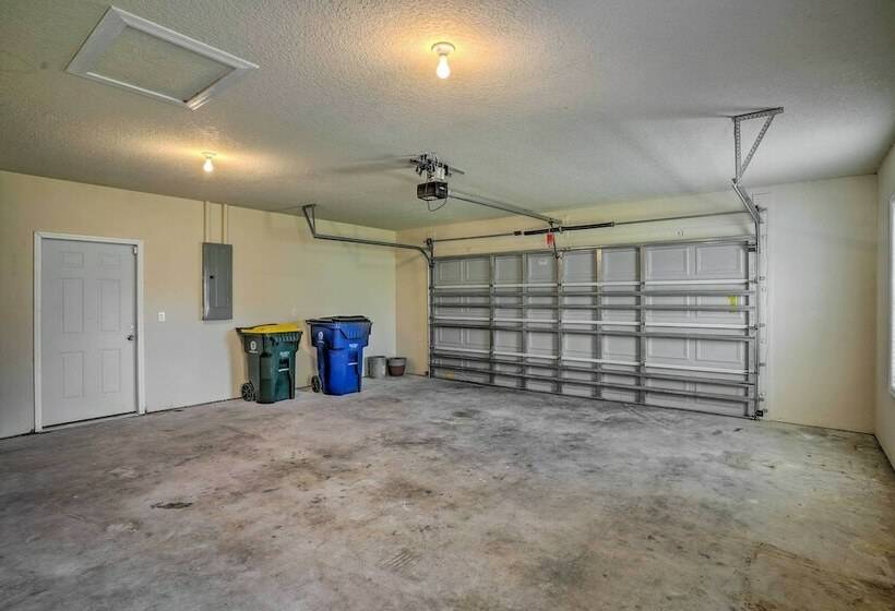 Sebring Gem: Close To Golf & Raceway