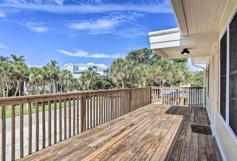 Siesta Key Village Home < Half Mi To Beach!