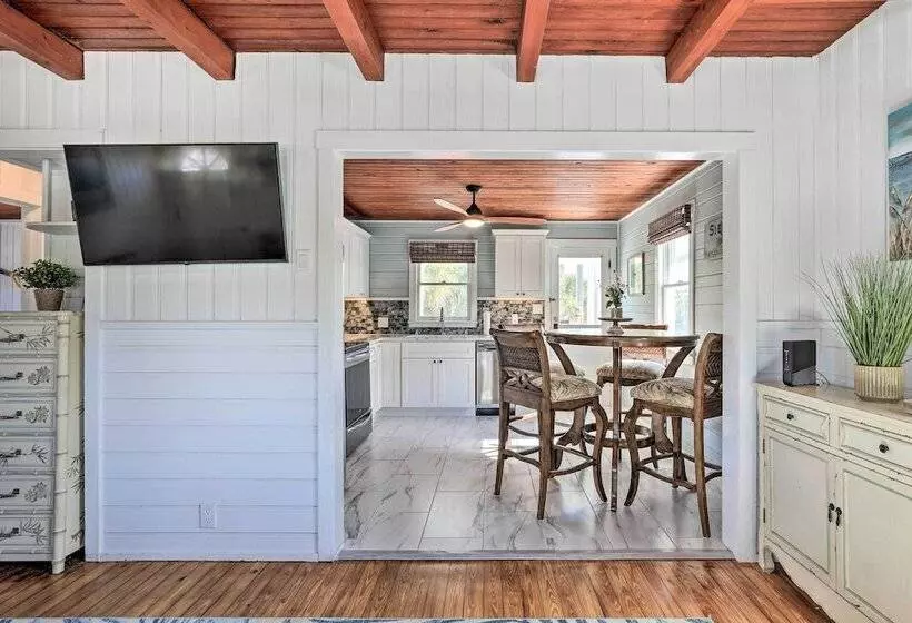 Siesta Key Village Home < Half Mi To Beach!