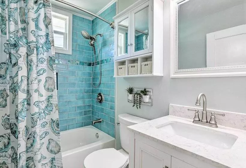 Siesta Key Village Home < Half Mi To Beach!