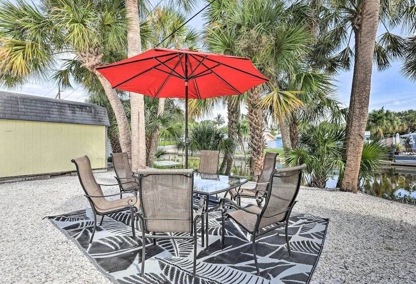 Siesta Key Village Home < Half Mi To Beach!