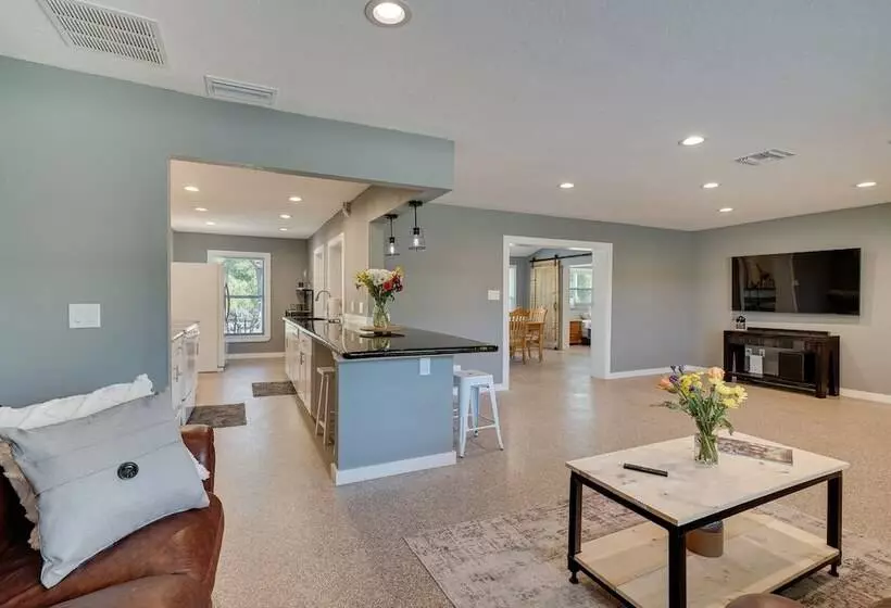 Spacious Arcadia Escape Near Public Boat Ramp