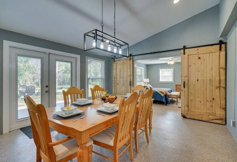 Spacious Arcadia Escape Near Public Boat Ramp