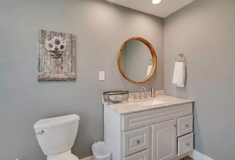 Spacious Arcadia Escape Near Public Boat Ramp