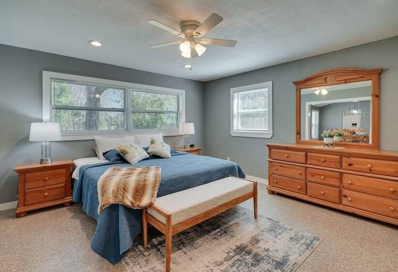 Spacious Arcadia Escape Near Public Boat Ramp