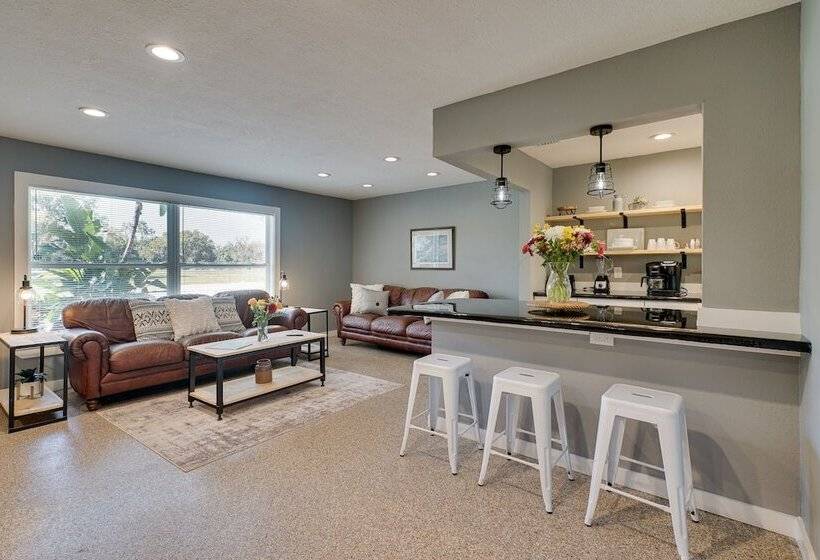 Spacious Arcadia Escape Near Public Boat Ramp