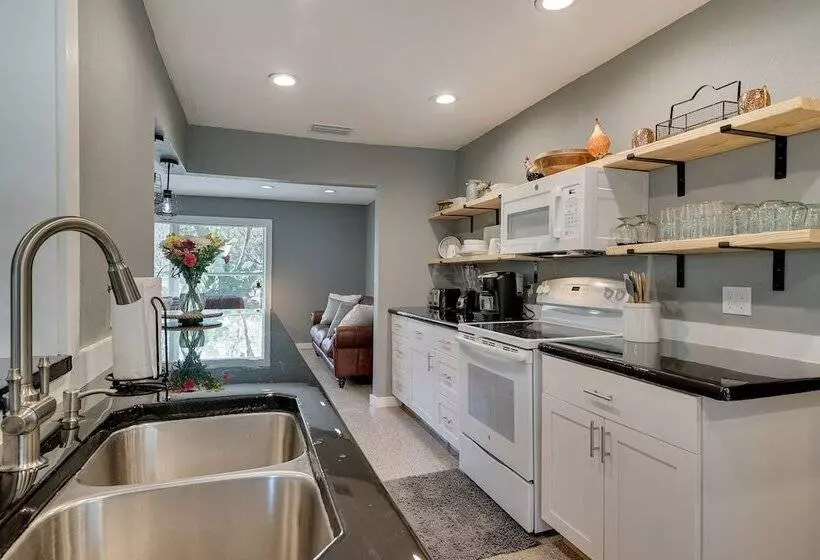 Spacious Arcadia Escape Near Public Boat Ramp