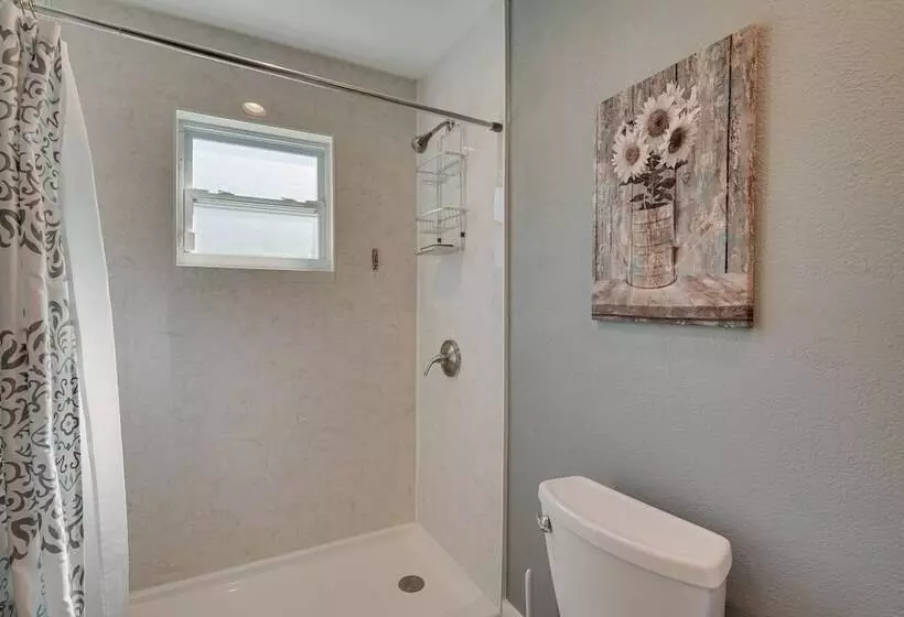 Spacious Arcadia Escape Near Public Boat Ramp