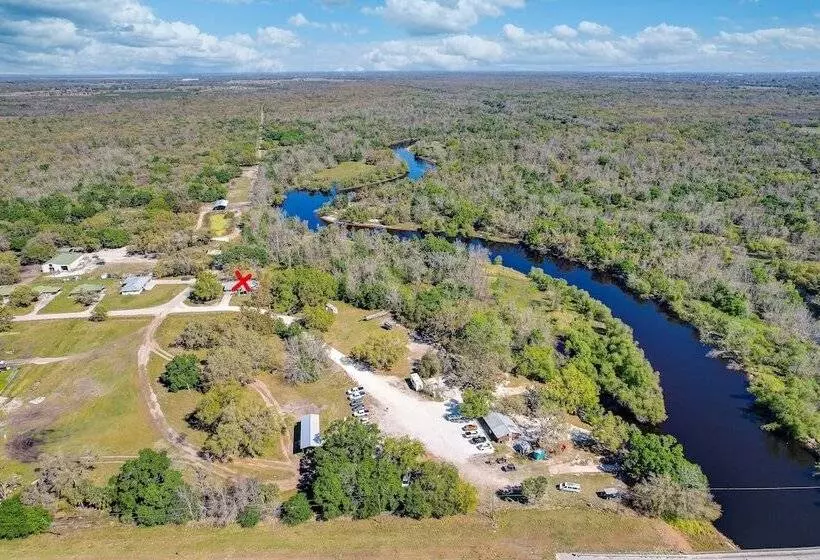 Spacious Arcadia Escape Near Public Boat Ramp