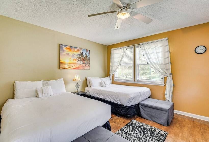 Spacious Charleston Home: Only 3 Mi To Folly Beach