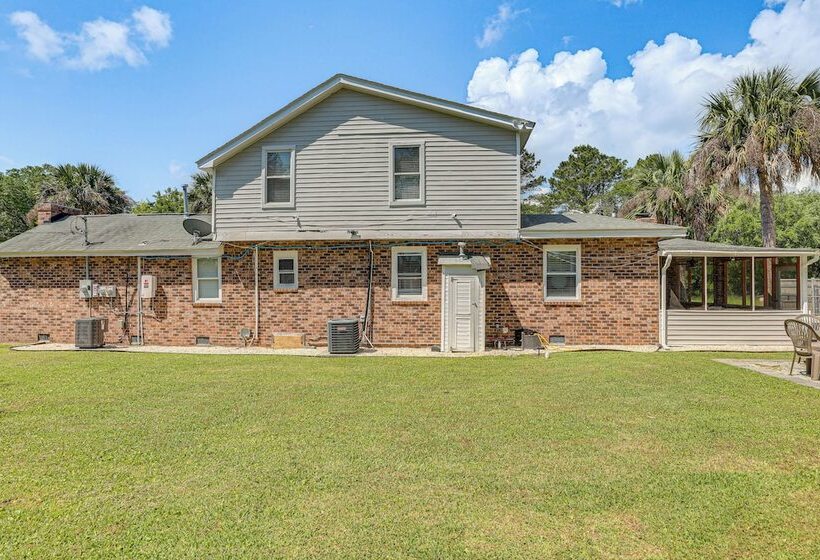 Spacious Charleston Home: Only 3 Mi To Folly Beach