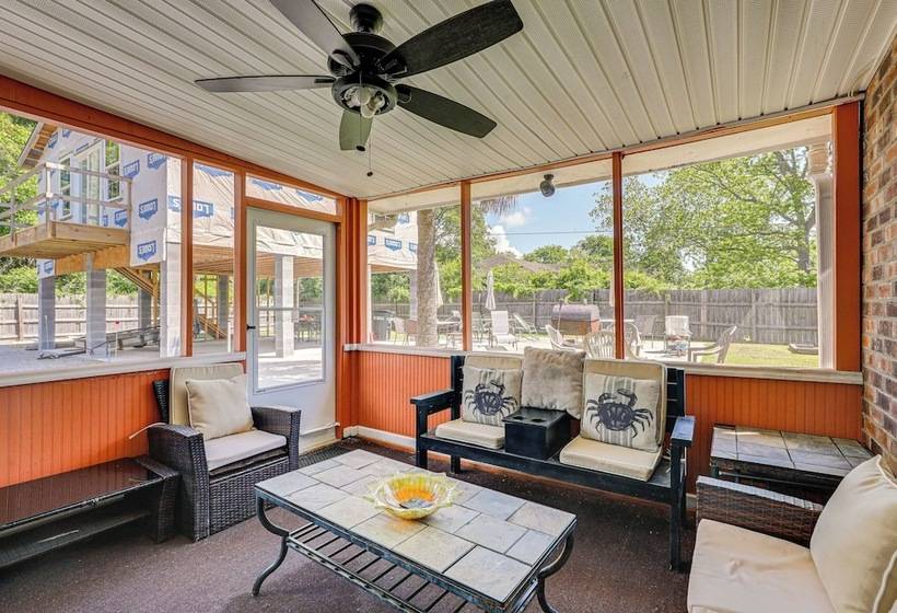 Spacious Charleston Home: Only 3 Mi To Folly Beach