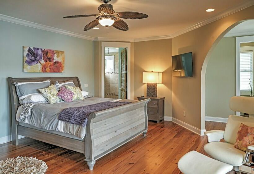 Spacious Lakefront Retreat W/ Fishing Dock & Deck!