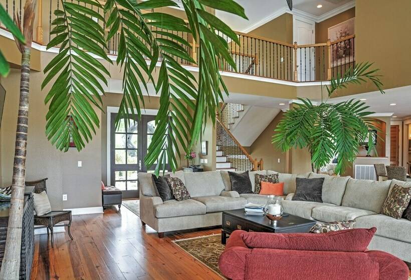 Spacious Lakefront Retreat W/ Fishing Dock & Deck!