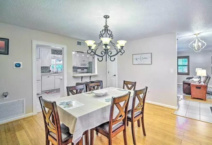 Spacious Satellite Beach Home: Walk To Shore!