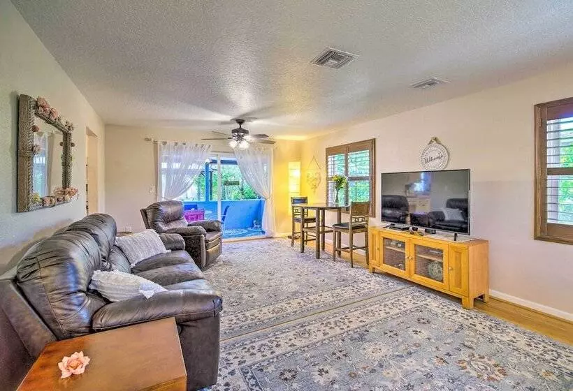 Spacious Satellite Beach Home: Walk To Shore!