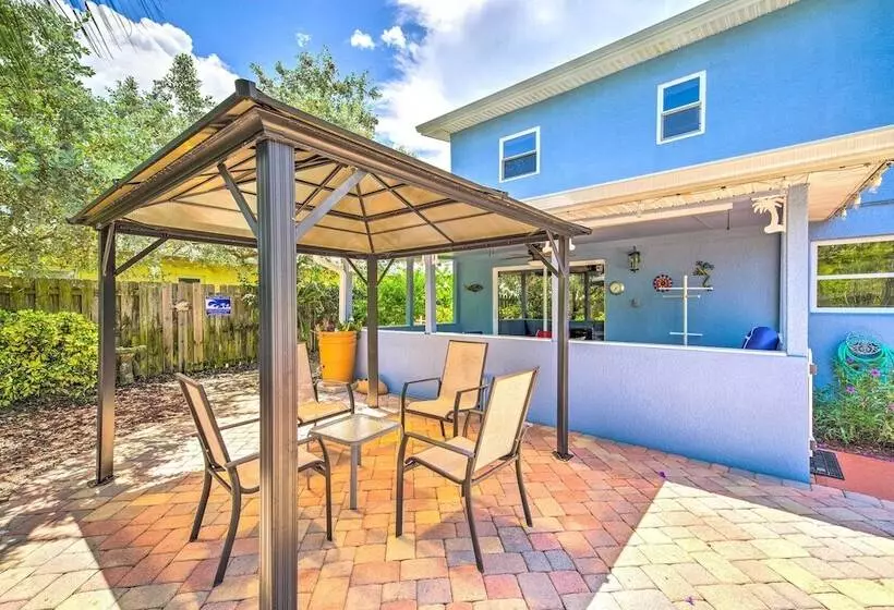 Spacious Satellite Beach Home: Walk To Shore!