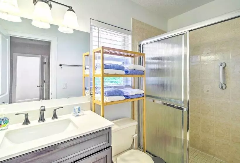 Spacious Satellite Beach Home: Walk To Shore!