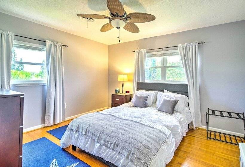 Spacious Satellite Beach Home: Walk To Shore!