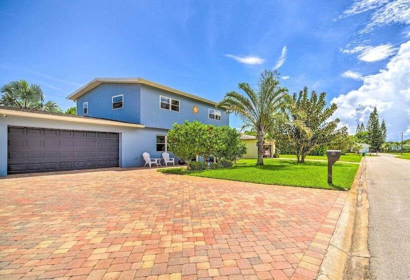 Spacious Satellite Beach Home: Walk To Shore!