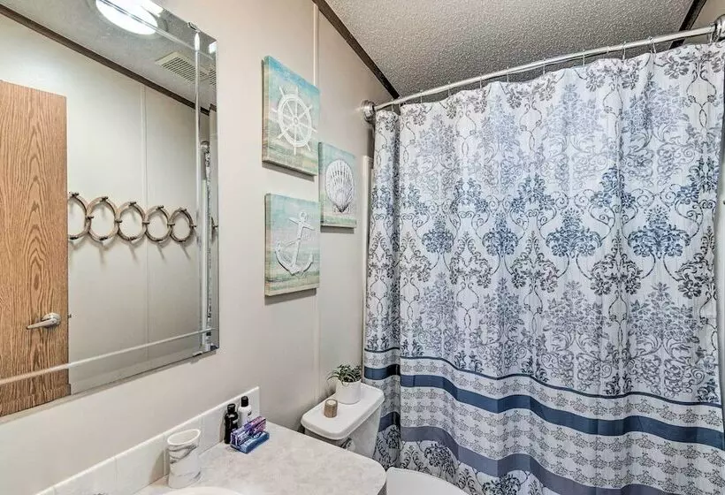 Sunny Waterfront Welaka Home W/ Private Dock!