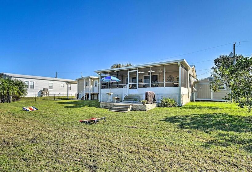 Sunny Waterfront Welaka Home W/ Private Dock!