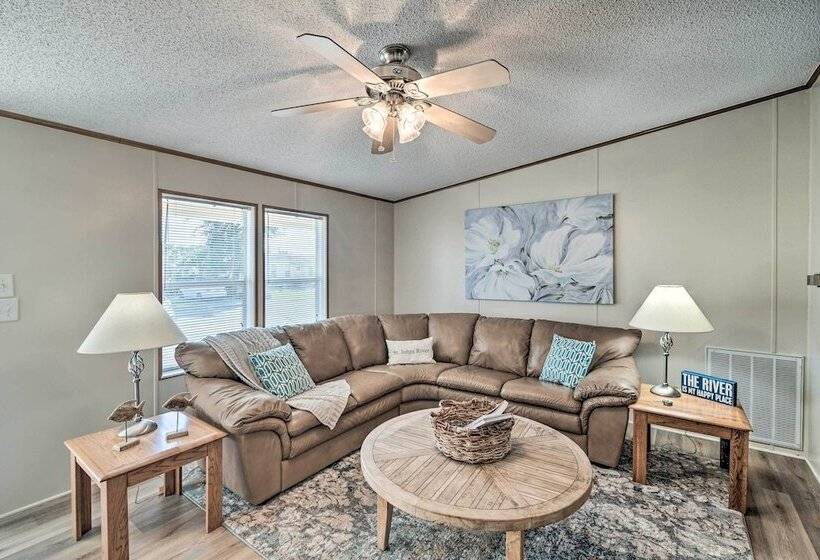 Sunny Waterfront Welaka Home W/ Private Dock!