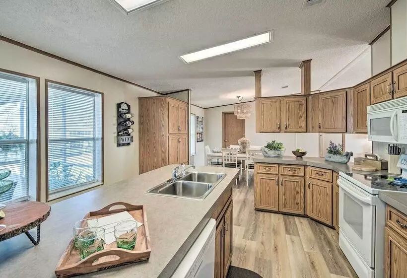 Sunny Waterfront Welaka Home W/ Private Dock!