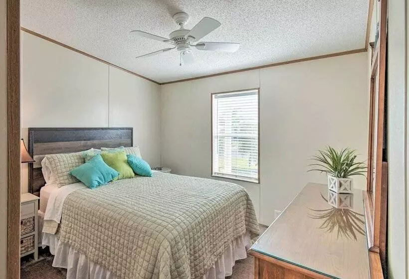 Sunny Waterfront Welaka Home W/ Private Dock!