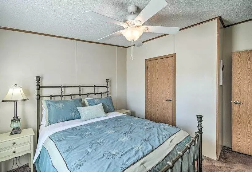 Sunny Waterfront Welaka Home W/ Private Dock!