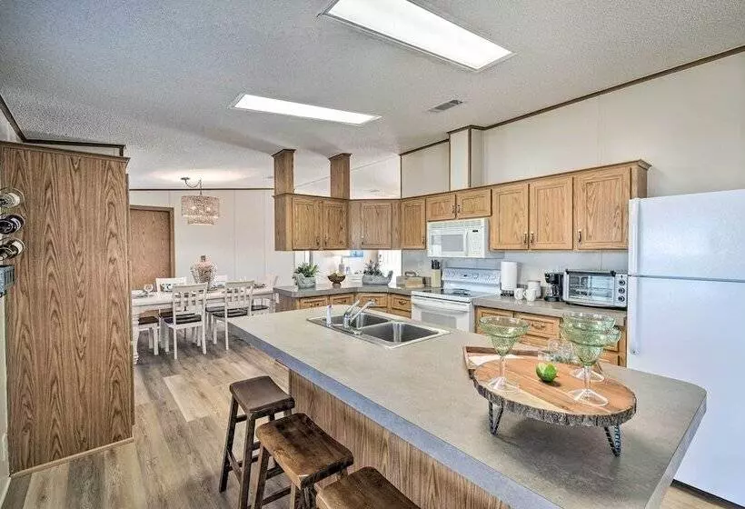 Sunny Waterfront Welaka Home W/ Private Dock!