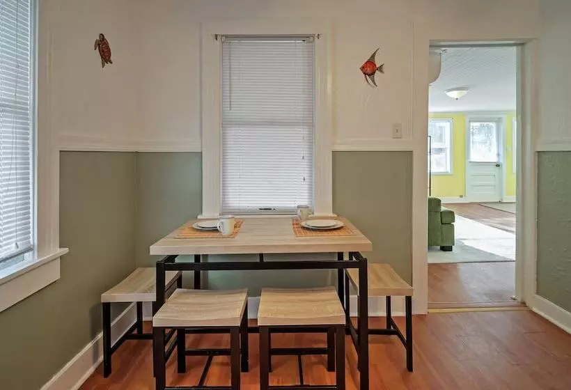 Treasure Island Cottage, Near Boardwalk & Beach!