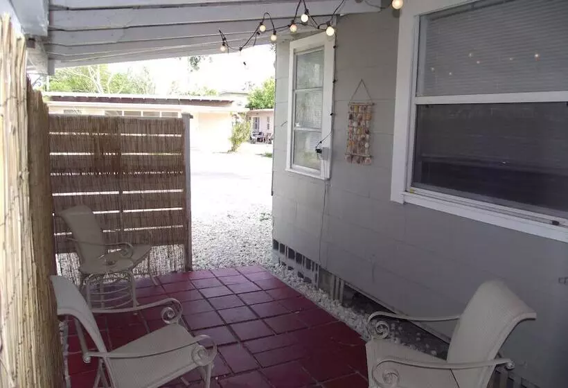 Treasure Island Cottage, Near Boardwalk & Beach!