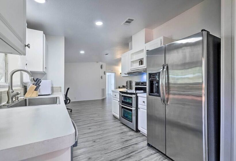 Valrico Retreat W/ Fire Pit ~ 18 Mi To Tampa!