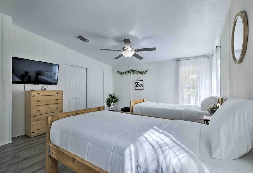 Valrico Retreat W/ Fire Pit ~ 18 Mi To Tampa!