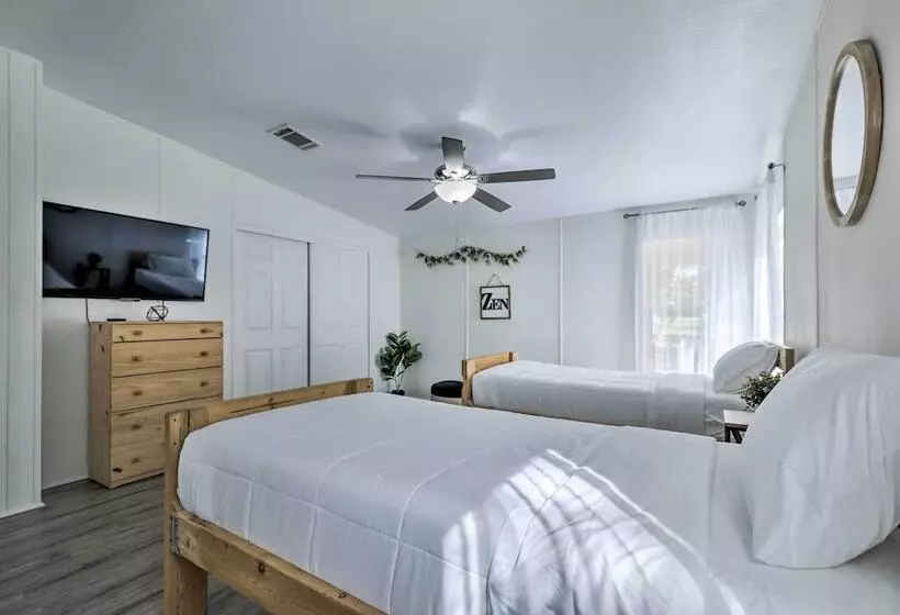 Valrico Retreat W/ Fire Pit ~ 18 Mi To Tampa!