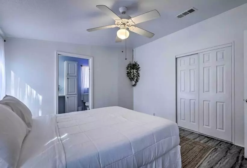 Valrico Retreat W/ Fire Pit ~ 18 Mi To Tampa!