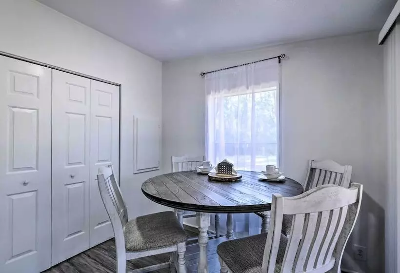 Valrico Retreat W/ Fire Pit ~ 18 Mi To Tampa!