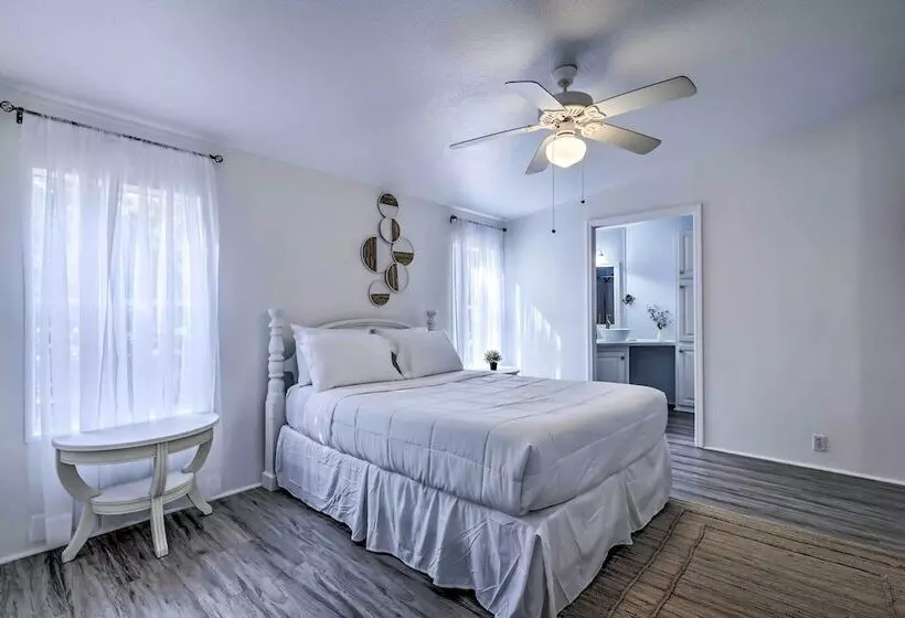 Valrico Retreat W/ Fire Pit ~ 18 Mi To Tampa!