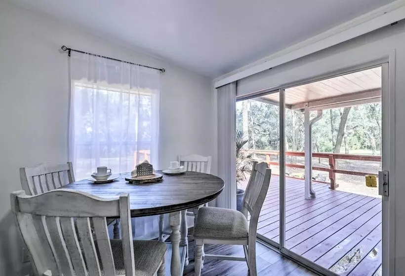 Valrico Retreat W/ Fire Pit ~ 18 Mi To Tampa!