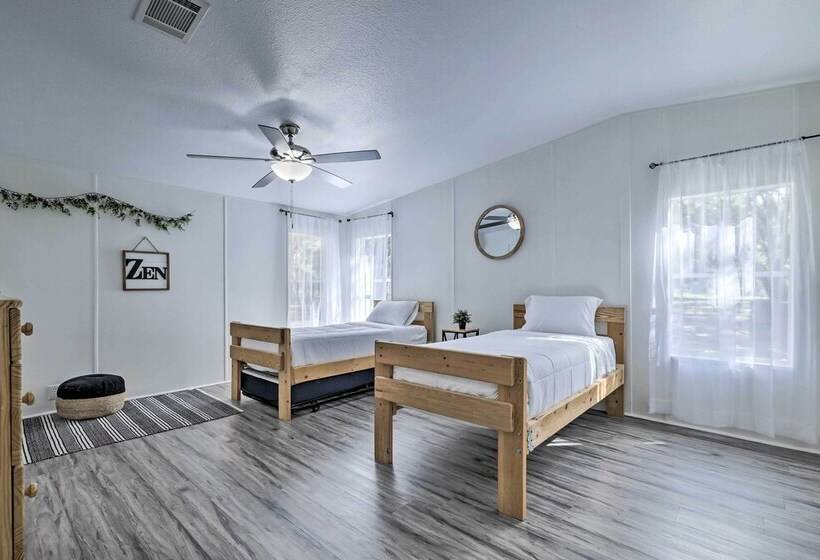 Valrico Retreat W/ Fire Pit ~ 18 Mi To Tampa!