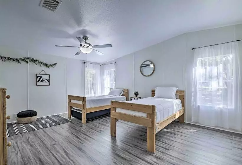 Valrico Retreat W/ Fire Pit ~ 18 Mi To Tampa!