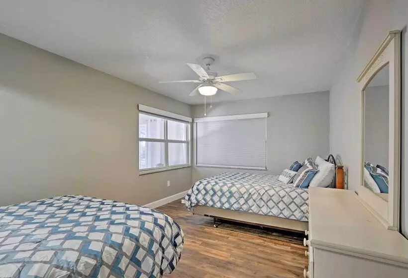 Waterfront Gem W/ Pool, Dock & Lanai In Tampa!