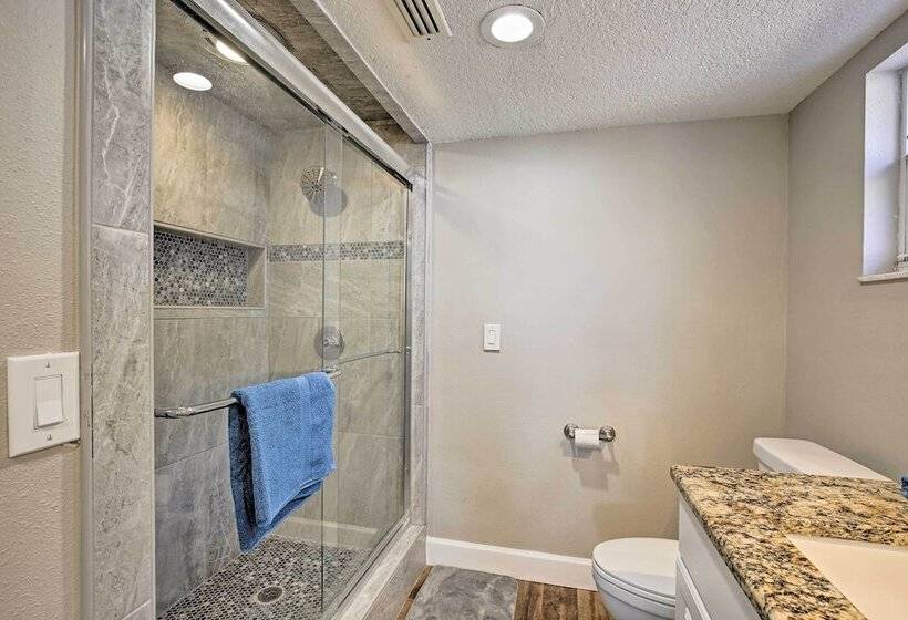 Waterfront Gem W/ Pool, Dock & Lanai In Tampa!