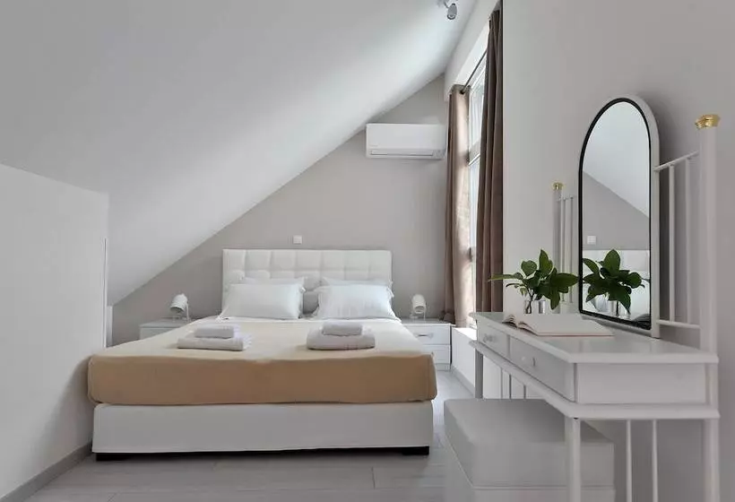 Alekos Luxury Suites Free 24h Transportation From   To Airport