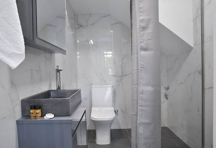 Alekos Luxury Suites Free 24h Transportation From   To Airport