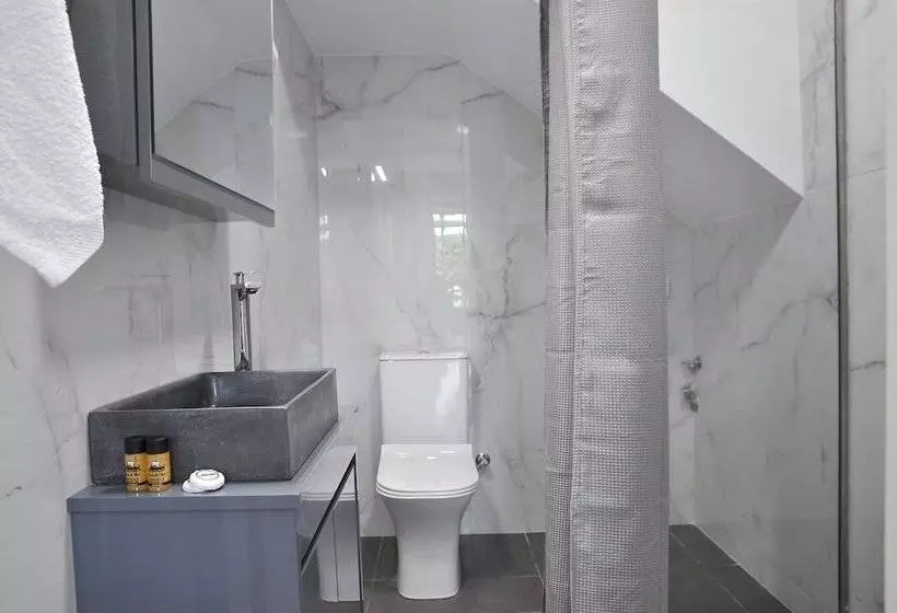 Alekos Luxury Suites Free 24h Transportation From   To Airport