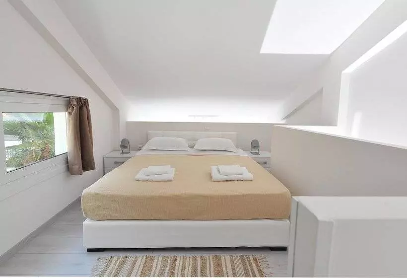 Alekos Luxury Suites Free 24h Transportation From   To Airport